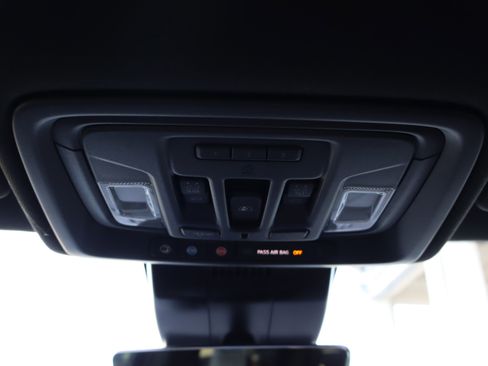 Used 2024 Chevrolet Silverado 1500 High Country w/ High Country Premium Package AWD/4WD image 32