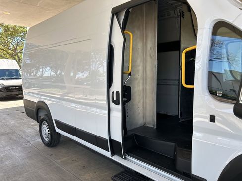 Used 2024 RAM ProMaster 3500 w/ Delivery Van Package FWD image 21