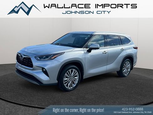 Used 2024 Toyota Highlander Platinum AWD/4WD image 2