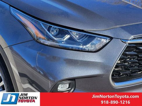 Used 2025 Toyota Highlander Platinum image 10