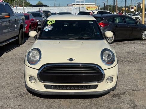 Used 2019 MINI Cooper 4-Door Hardtop FWD image 2