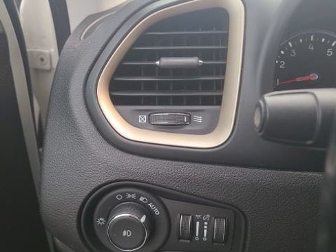 Used 2016 Jeep Renegade 75th Anniversary AWD/4WD image 10