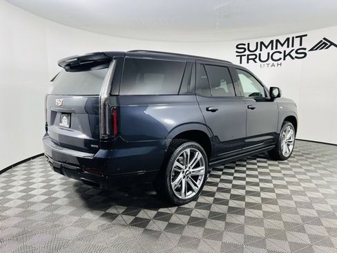 Used 2025 Cadillac Escalade Sport Platinum image 4