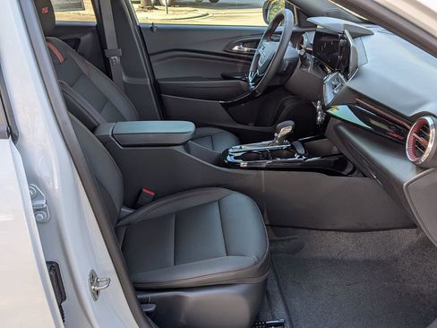 New 2026 Chevrolet Trax RS w/ Driver Confidence Package image 24