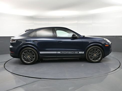 Certified 2024 Porsche Cayenne Coupe image 9