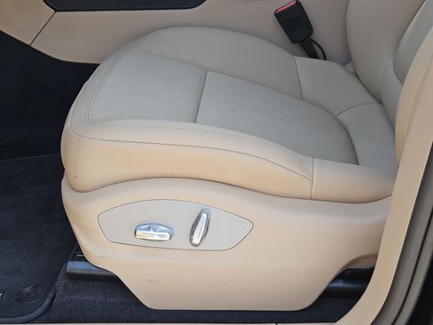 Certified 2026 Porsche Macan AWD/4WD image 24
