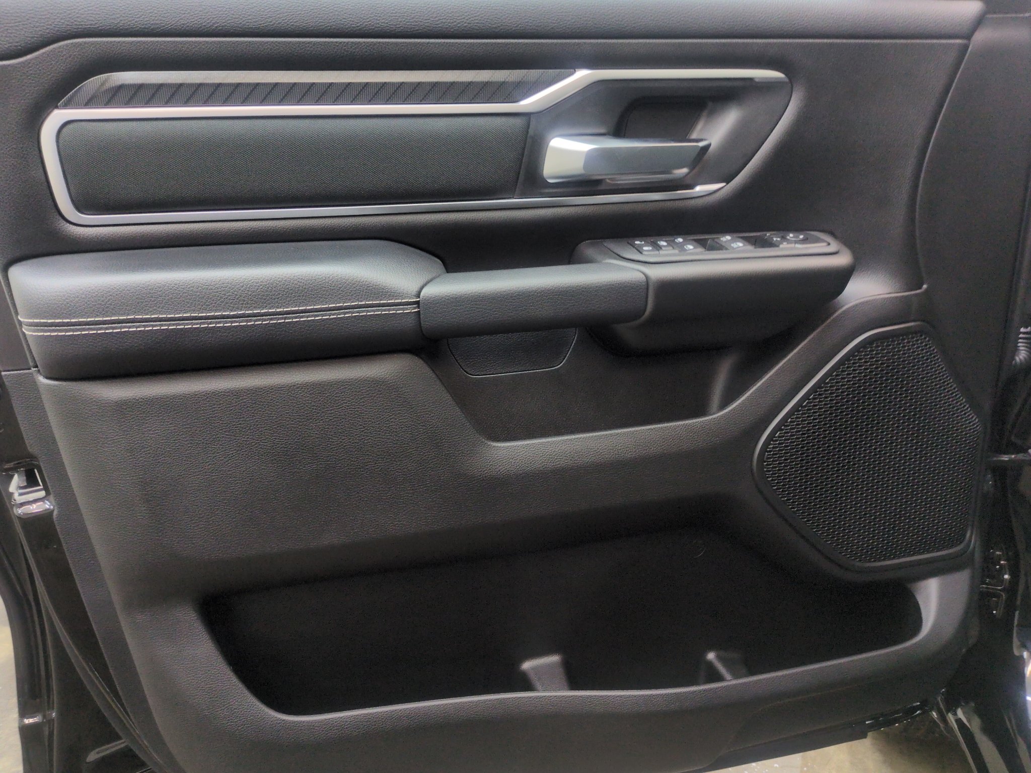 New 2027 RAM 1500 4x4 Crew Cab image 5