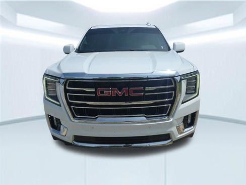 Used 2024 GMC Yukon XL SLT AWD/4WD image 2