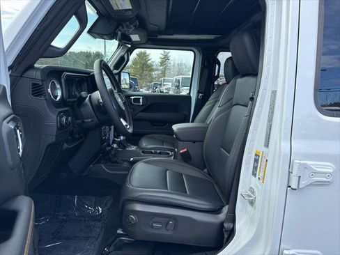 Certified 2025 Jeep Wrangler Sahara image 18
