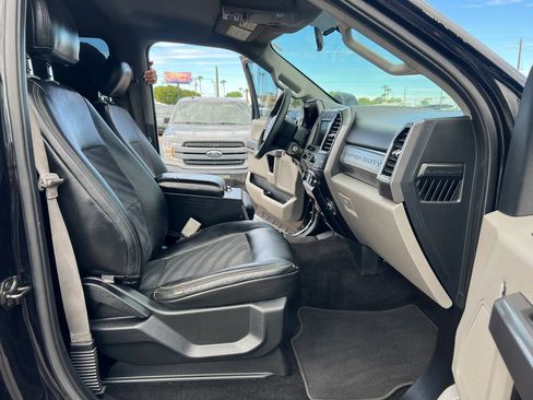 Used 2019 Ford F250 XLT w/ XLT Premium Package AWD/4WD image 14