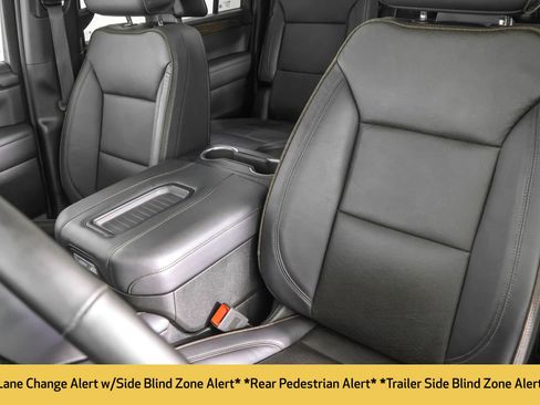 Used 2024 Chevrolet Suburban High Country image 29