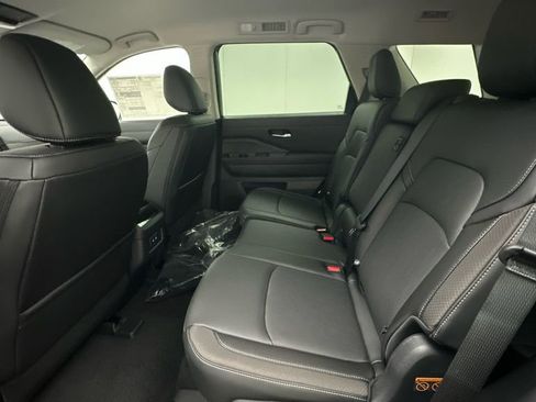 New 2026 Nissan Pathfinder SL AWD/4WD image 10