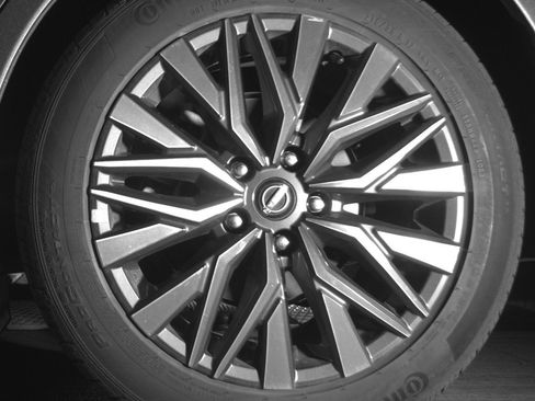 Used 2025 Nissan Altima 2.5 SV FWD image 14
