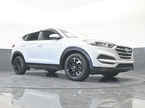 Used 2017 Hyundai Tucson SE image 59