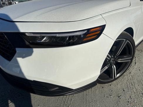Used 2025 Honda Accord Sport image 9