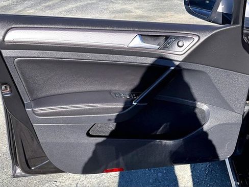 Used 2018 Volkswagen Golf Alltrack SEL image 9