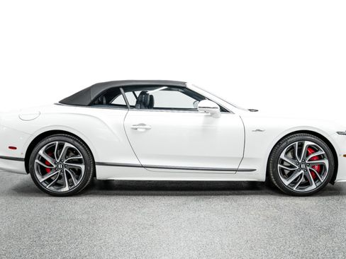 Used 2025 Bentley Continental GT Speed image 17