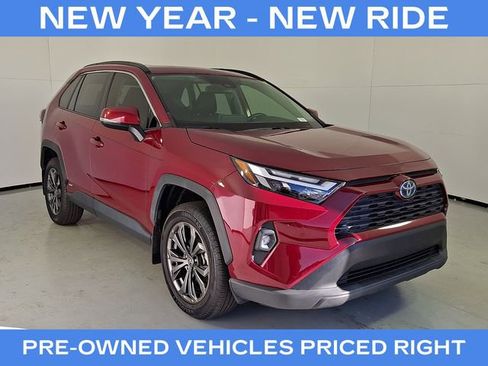 Used 2023 Toyota RAV4 XLE Premium image 1