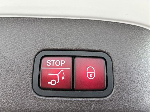 Used 2019 Mercedes-Benz GLS 550 4MATIC image 38