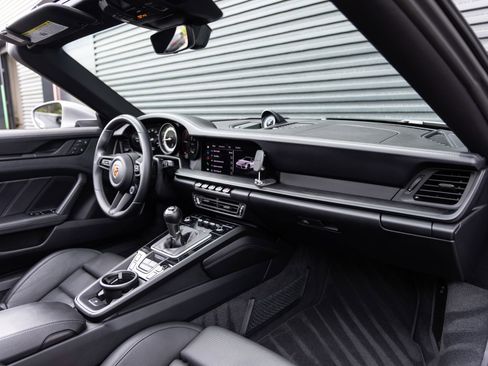 Certified 2022 Porsche 911 Targa 4 GTS AWD/4WD image 33