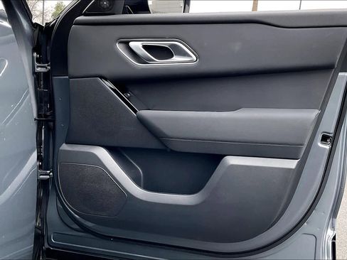 Used 2025 Land Rover Range Rover Velar Dynamic SE image 27