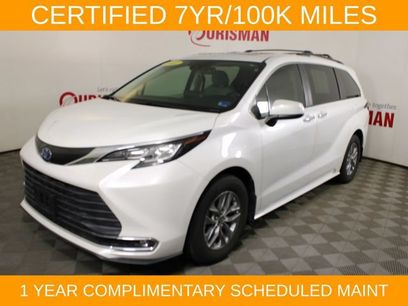 Used 2022 Toyota Sienna XLE