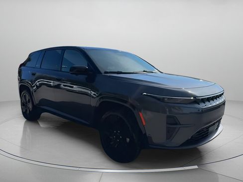 Used 2025 Jeep Wagoneer S Launch Edition image 2