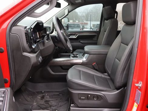 Used 2024 Chevrolet Silverado 2500 LTZ w/ LTZ Convenience Package image 3