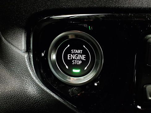 New 2026 GMC Sierra 1500 SLT image 8