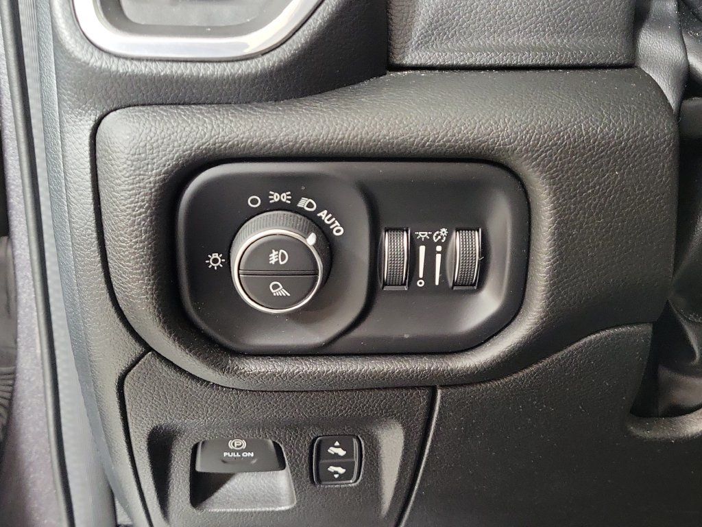 Used 2022 RAM 1500 Laramie RWD image 13