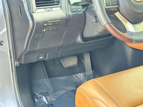 Used 2022 Lexus RX 350 FWD w/ Premium Package image 18