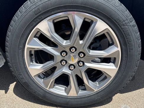 Used 2019 Chevrolet Traverse Premier FWD image 32