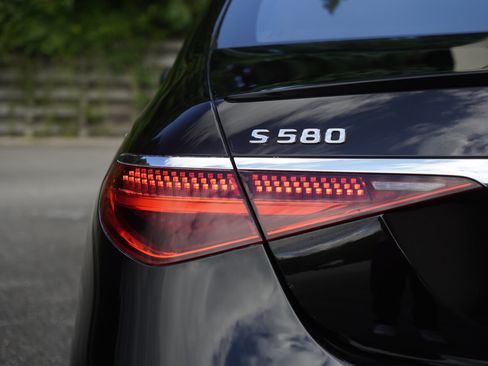 Used 2023 Mercedes-Benz S 580 4MATIC Sedan image 7