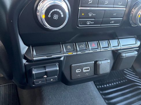 Used 2021 GMC Sierra 1500 SLE image 27