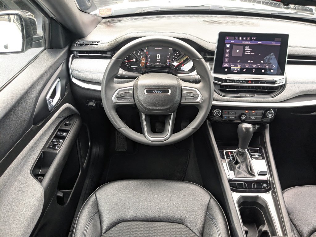 Used 2024 Jeep Compass Latitude AWD/4WD image 15