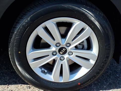 Used 2019 Kia Sportage LX image 9