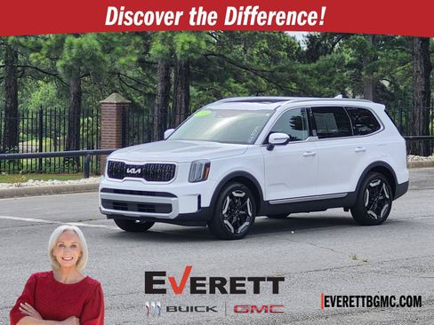 Used 2025 Kia Telluride EX w/ EX Captain's Chair Package AWD/4WD image 1