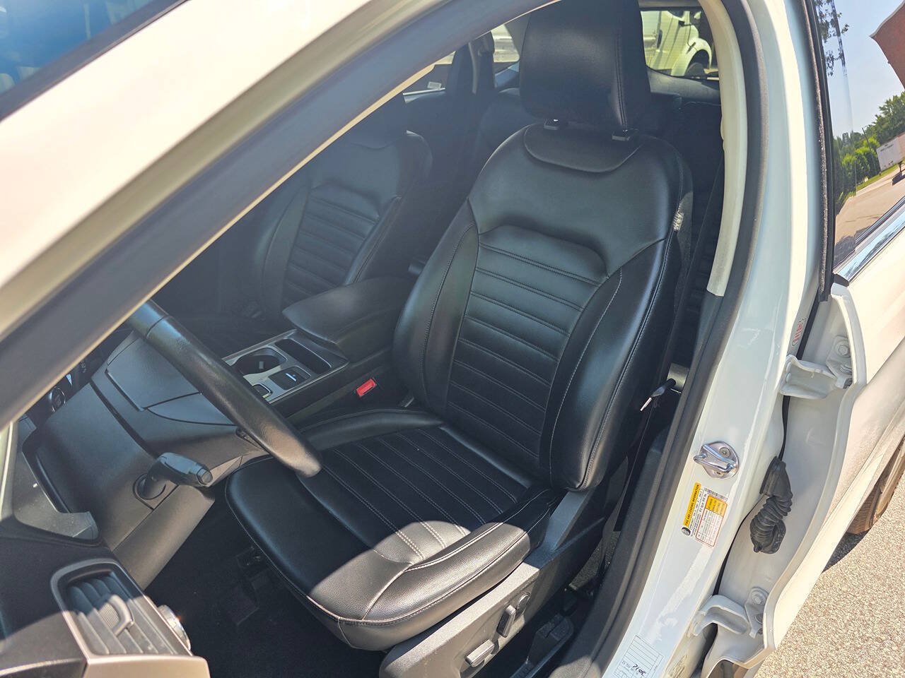 Used 2023 Ford Edge SEL AWD/4WD image 13