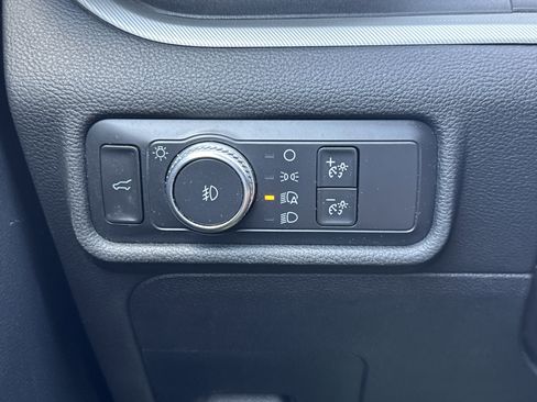 Used 2020 Ford Explorer XLT w/ Equipment Group 202A image 15