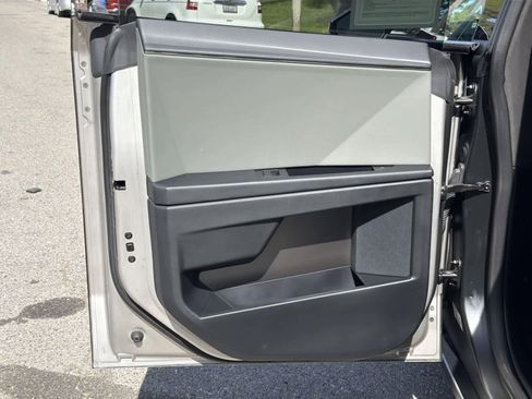 Used 2024 Tesla Cybertruck AWD Crew Cab image 29