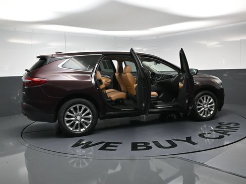 Used 2018 Buick Enclave Premium w/ Experience Buick Package FWD image 24
