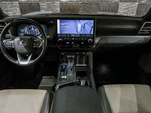 Used 2024 Lexus GX 550 AWD/4WD image 17