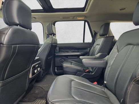 Used 2019 Ford Expedition Platinum image 16