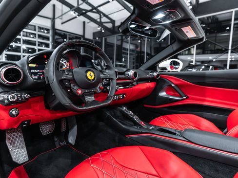 Used 2023 Ferrari 812 GTS RWD image 8