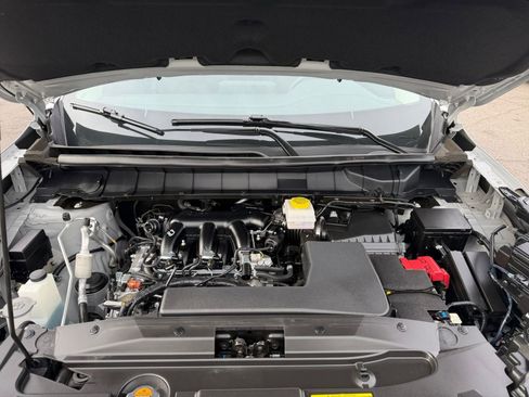 Used 2025 Nissan Pathfinder SV image 34