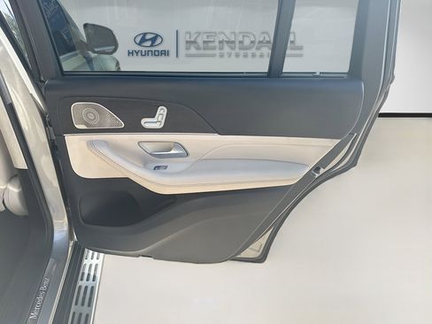 Used 2021 Mercedes-Benz GLS 450 4MATIC image 28