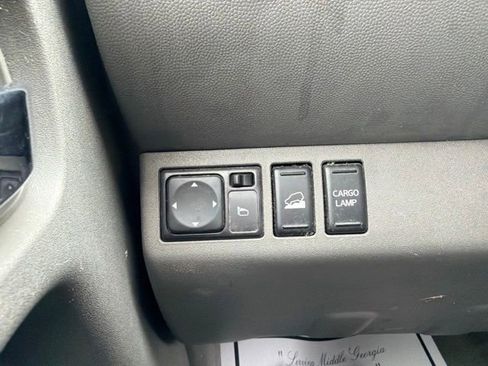 Used 2018 Nissan Frontier SV w/ Value Truck Package AWD/4WD image 22