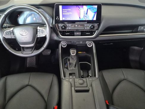 Used 2025 Toyota Grand Highlander FWD image 13