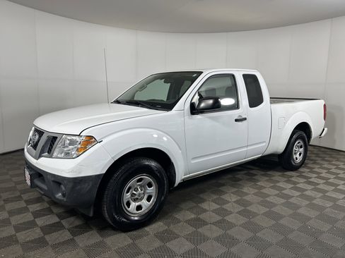 Used 2019 Nissan Frontier S image 1