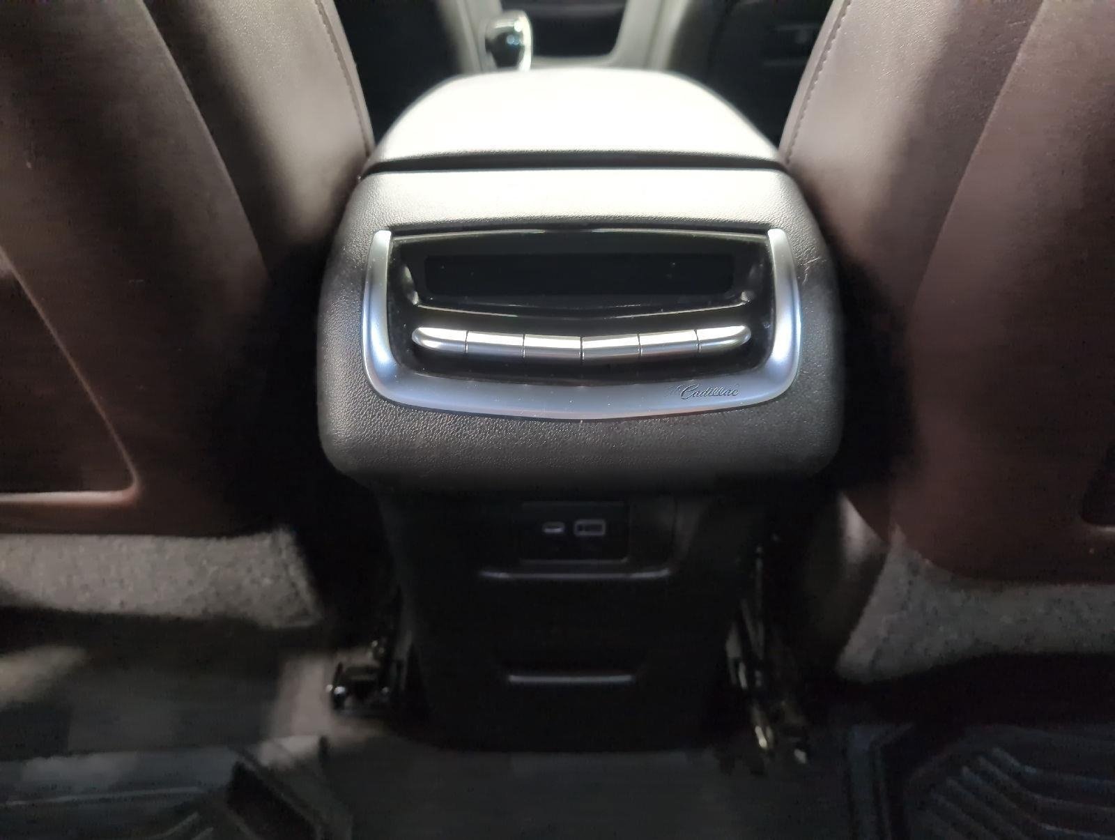 Used 2022 Cadillac XT6 Premium Luxury w/ Technology Package AWD/4WD image 22